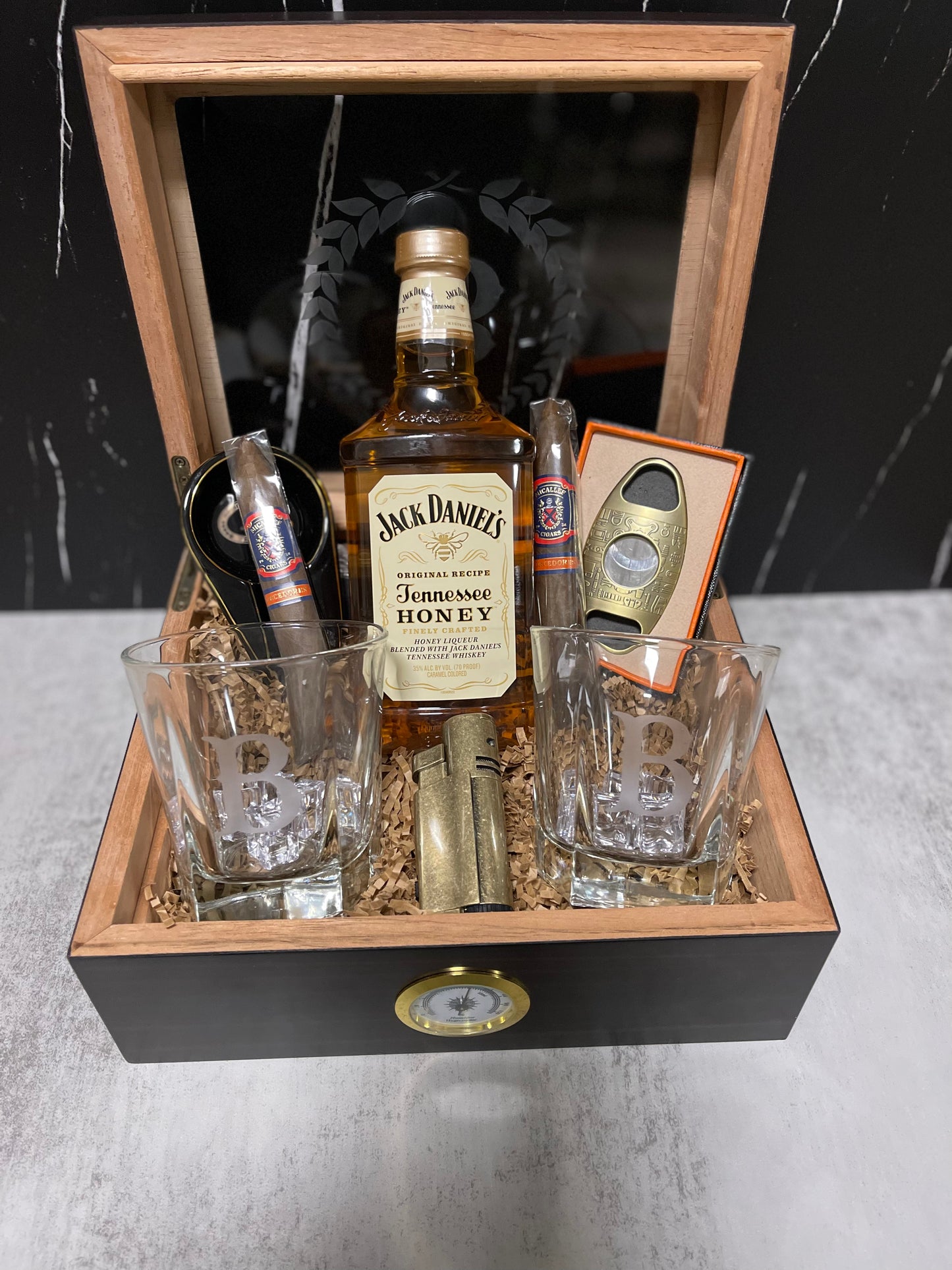 Customized Cigar Humidor Giftset